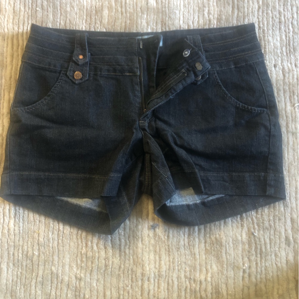 Super cute women’s jean shorts